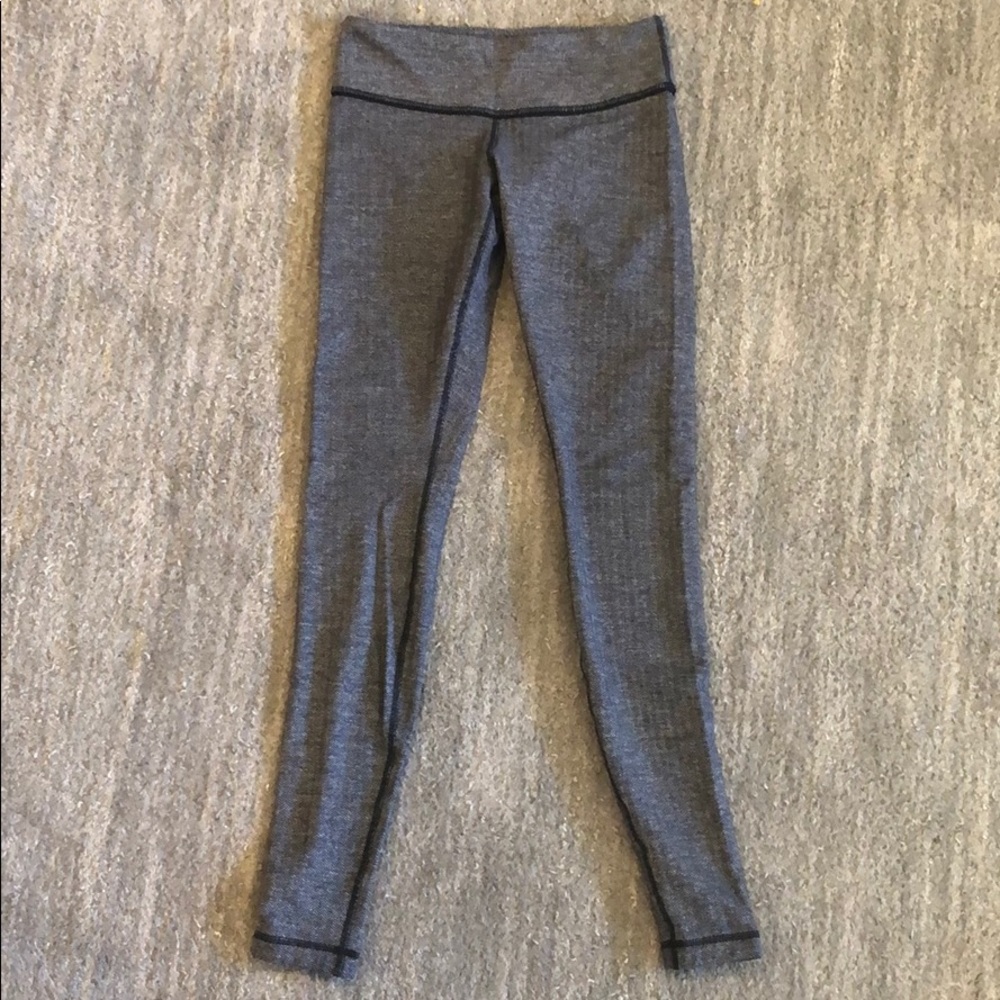 Lululemon Wonder Under Size 6